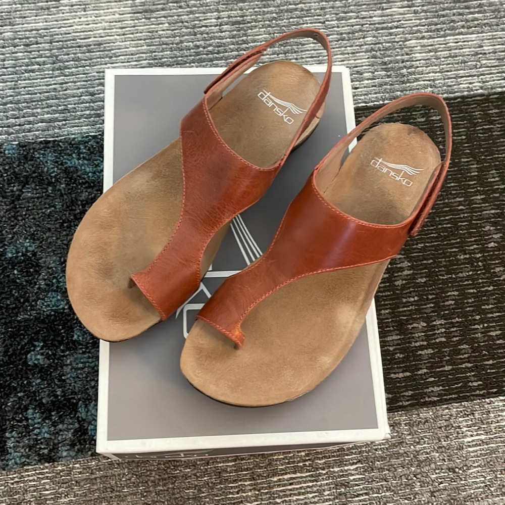 Dansko Reece Waxy Burnished Sandal Women size 39 (9) fits like 8.5